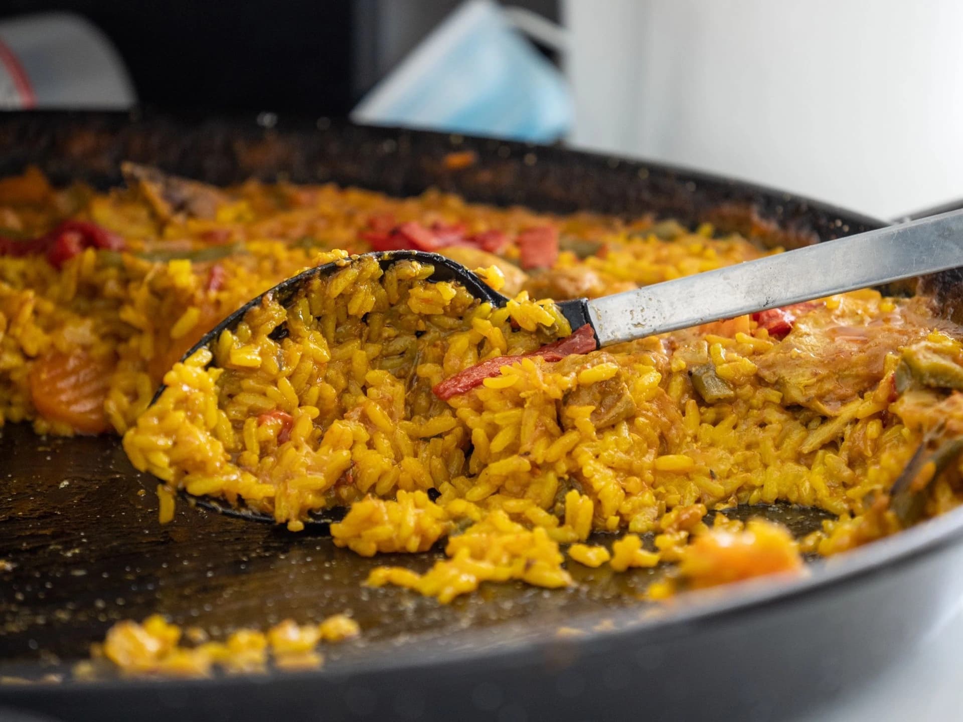 Thumbnail 2 of the excursion /images/sealand/sealand-paella.webp